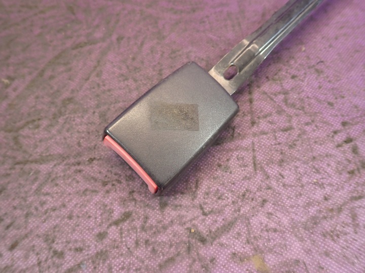 фото №5, Audi a6 c5 універсал 97-01 застібка застібка ременя лівий перед 4b0857755j