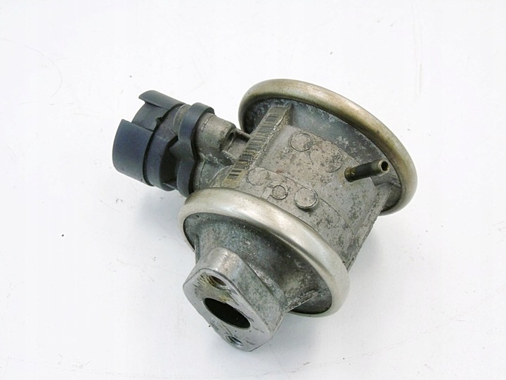 фото №4, Клапан выхлопных газов egr 2.3 vr5 v5 passat b5 golf 4 bora i toledo 2 021131101e