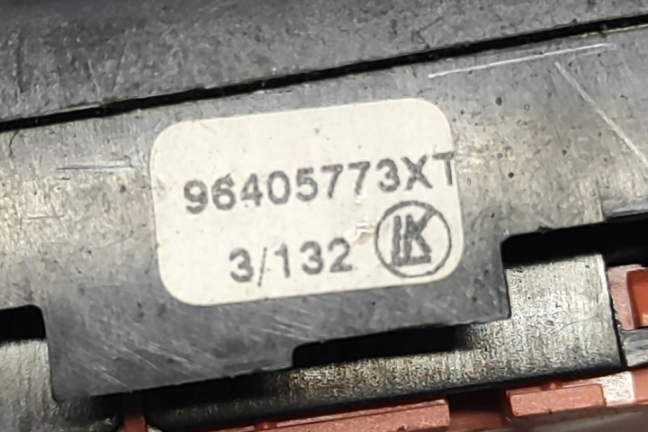 фото №12, Кнопка аварійних citroën c3 pluriel hb_ 96405778xt 1.6l бензин 80kw