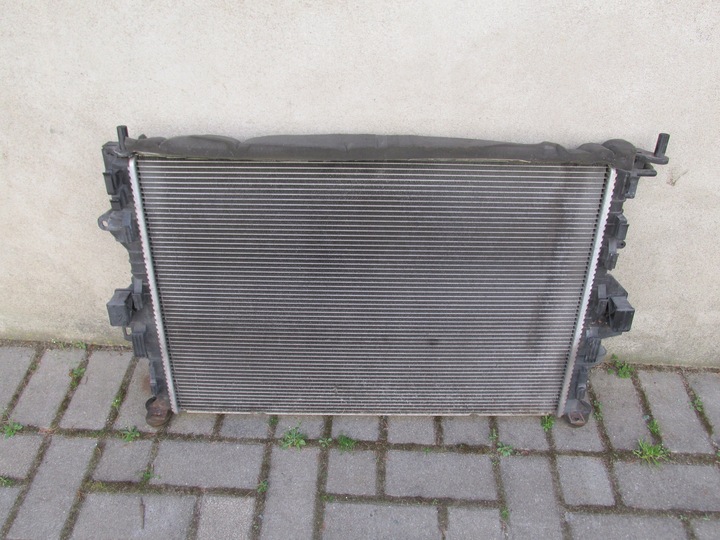 фото №2, Радиаторов воды 1,6 ecoboost c-max mk2 grand