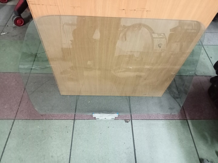 фото №1, Ford mondeo i mk1 стекло боковая дверь правая зад