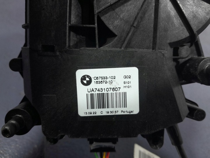 фото №5, Bmw x4 g02 lci доводчик кришки багажника зад 5 pin 7431076