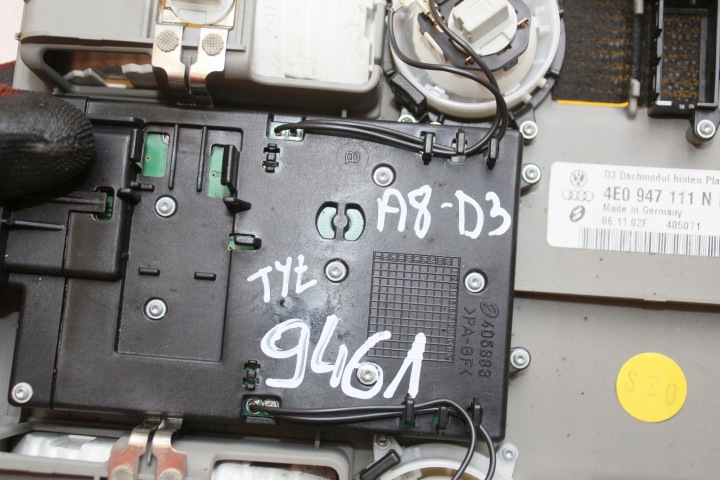 фото №9, Лампа кабины потолок audi a8 d3 4e0947111n