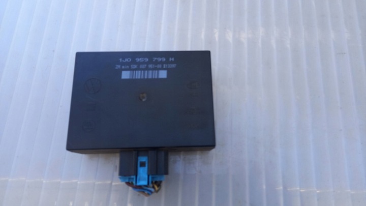 фото №1, Модуль комфорту vw golf iv 1.6b 97r 1j0959799h