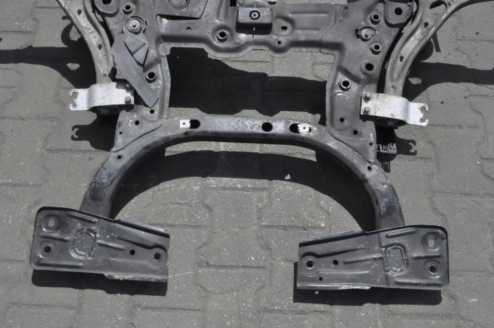 фото №8, Mercedes w176 1.5 cdi x156 підрамник підвіски