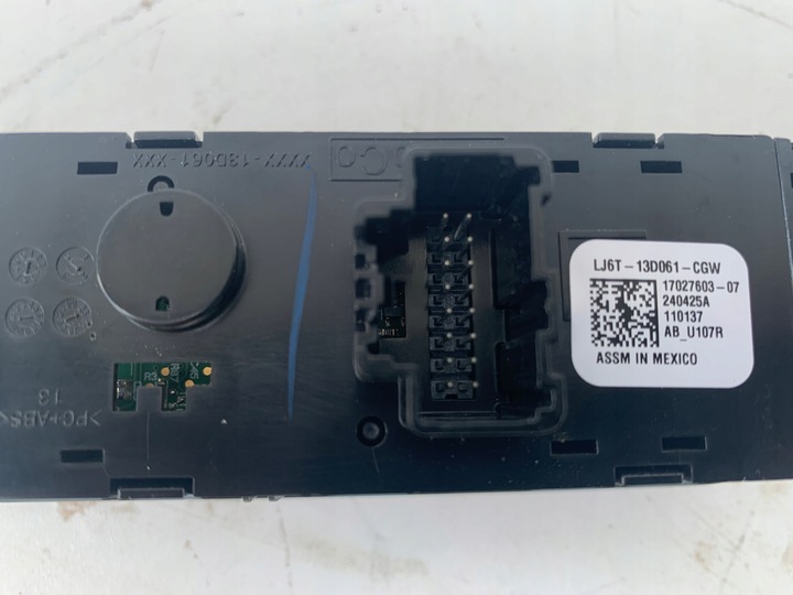 фото №8, Ford втулка стабілізатора mk4 iv kuga mk3 2020 перемикач панель світла відкривання кришки