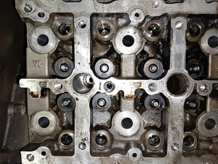 фото №7, Головка двигателя bmw n47 2.0d i 781046502 n47d20c