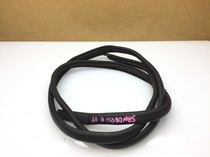 фото №1, Dacia sandero ii прокладка кузовна ніша двері права задня зад