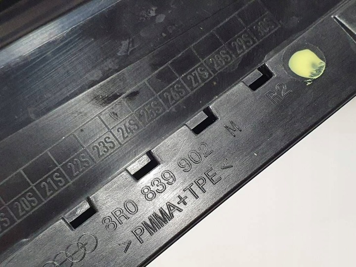 фото №11, Audi q5 09 права планка / прокладка скла двері задніх 8r0839902m