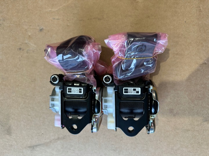 фото №1, Ремни безопасности vw golf vii skoda octavia iii 5e0857702 5e0857701...