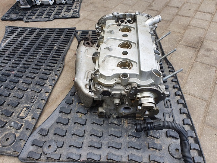 фото №4, Головка audi vw 3.0 3.2 tfsi + вали 06e103404k