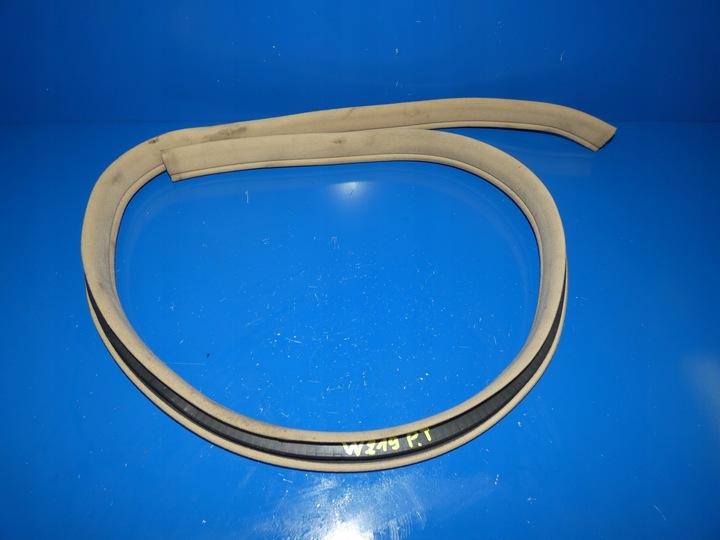 фото №1, Mercedes cls w219 прокладка дверь правый зад бежевая