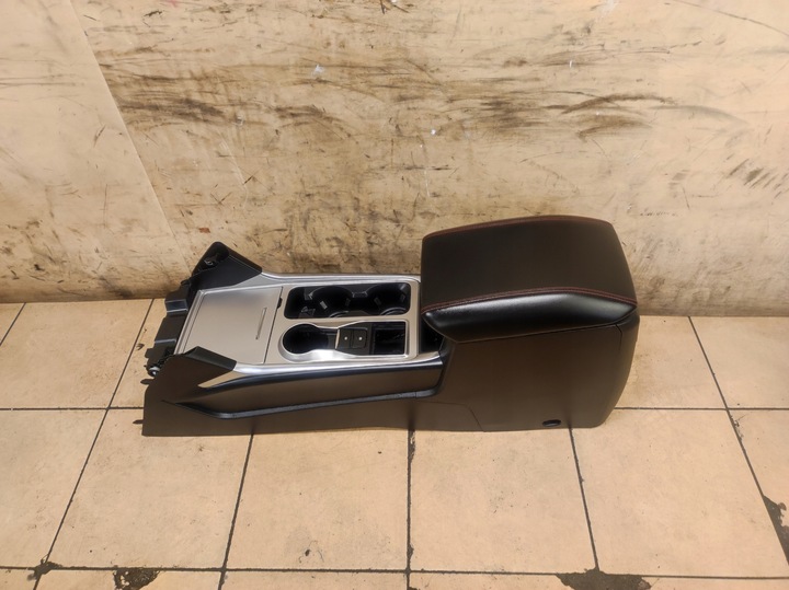 фото №1, Подлокотник туннель средний explorer vi 6 eu