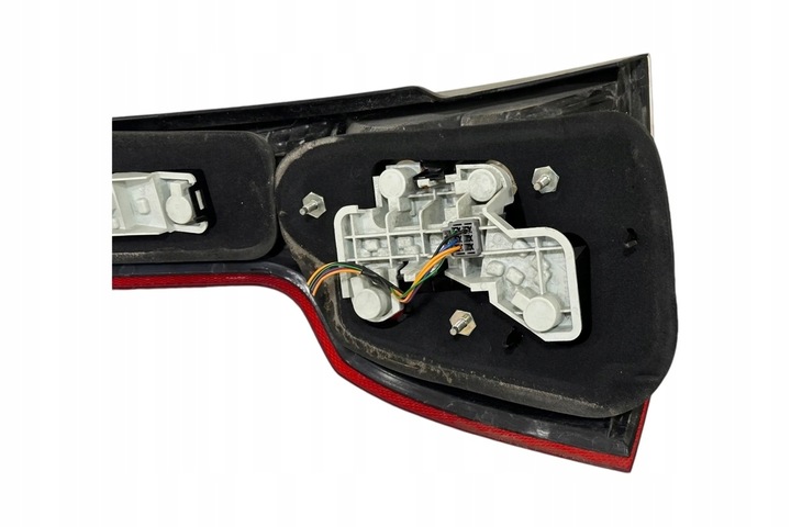 фото №9, Лампа правая задняя volvo v50 mw p1007v50dxgb 2.0l дизель 100kw 2009