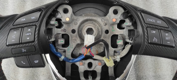 фото №8, Mazda 3 bm руль кожа мультифункция красная nić год 2014