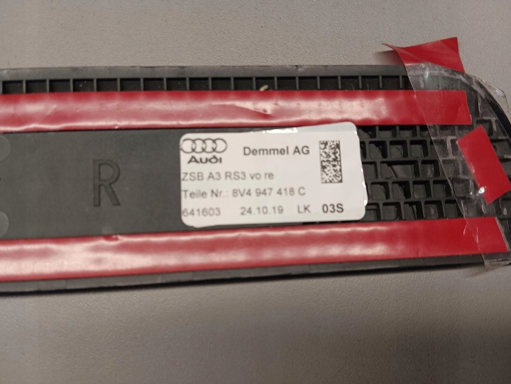 фото №6, Молдинг порогова led права audi rs3 8v 4947418c