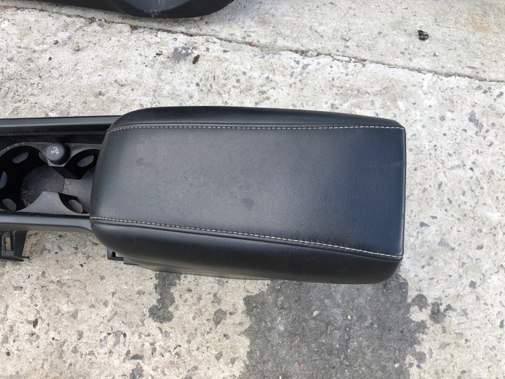 фото №13, Сидіння диван обшивки volvo v40 ii r-design сидіння оббивка