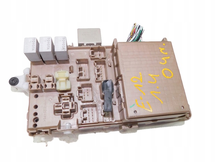 фото №2, Corolla e12 1.4 vvt-i 04r коробка предохранителей