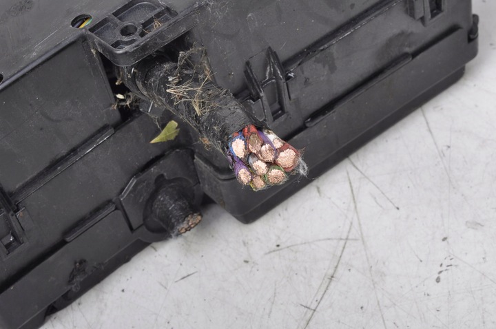 фото №8, Ford grand c-max mk2 коробка запобіжників av6t-14a142-aa