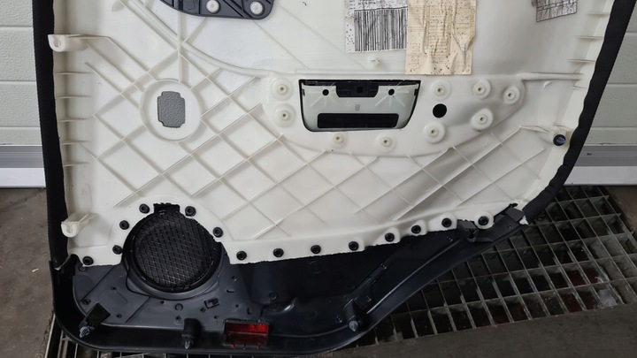 фото №5, Mercedes w245 b класс обивка дверь левый зад