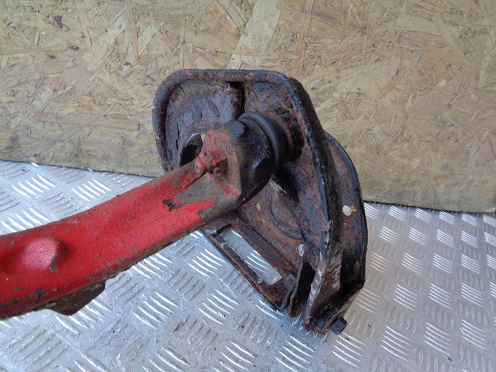 фото №4, Поворотный кулак ступица рычаг левый перед camaro iv 92-