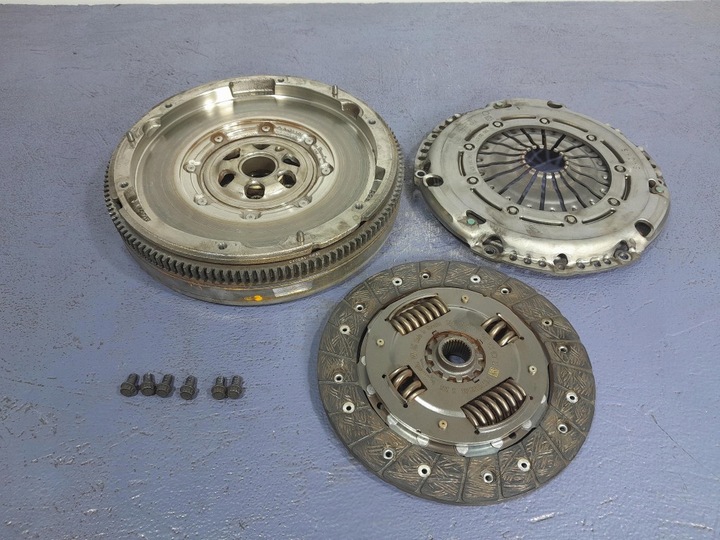 фото №2, Seat leon iv 1.5 tsi сцепление колесо двухмассовый комплект 05e105266b 04e141026f