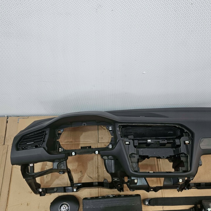 фото №6, Volkswagen tiguan ii 5na консоль торпедо капот подушка  head up