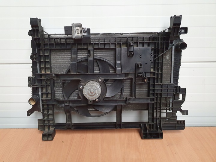 фото №1, Радіаторів води вентилятор корпус dacia duster