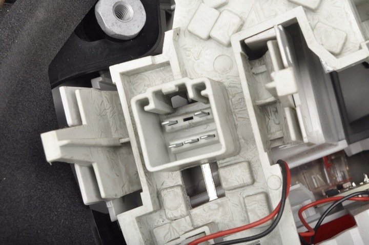 фото №12, Volvo s60 ii лампа права задня праві зад sedan 30796268