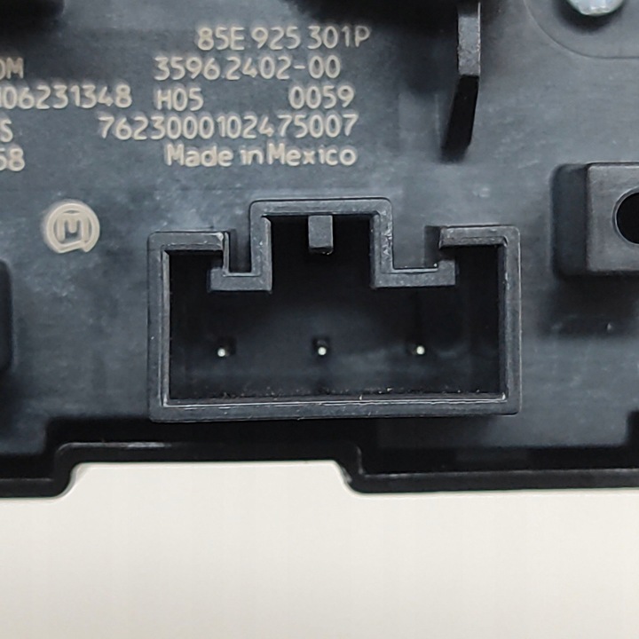 фото №6, Audi q4 sportback e-tron 2024 кнопка света аварийных