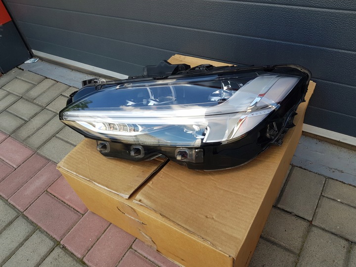 фото №1, Лампа левая передняя volvo s90 v90 полный led s v 90