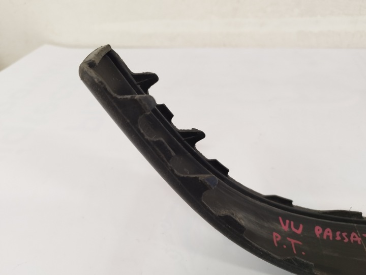 фото №13, Vw passat b5 молдинг бампера правое зад 3b9807792