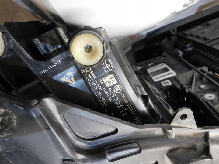 фото №7, Audi q3 83a s line перед бампер лампы капот pas крылья полный led