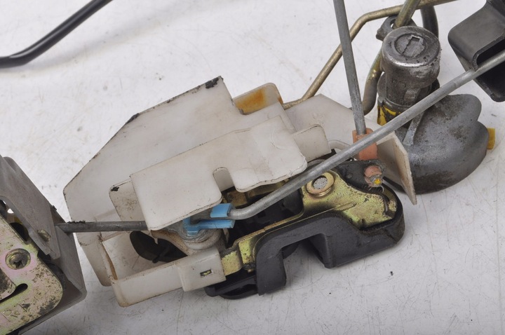 фото №9, Kia magentis замок дверь правые рестайлинг eu 95750-3c000