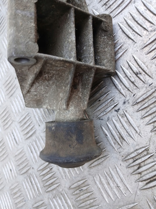 фото №10, Vw passat b5 кронштейн підтримка 035903143m
