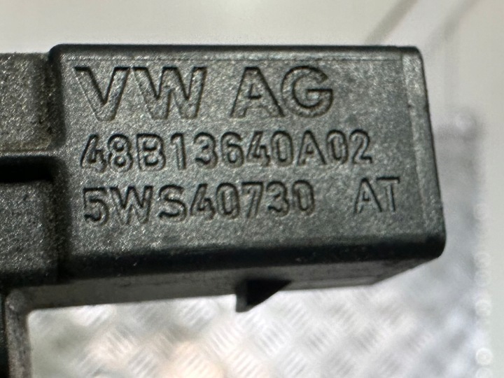 фото №9, Vw skoda 1.6 tdi топливная рейка клапаны штекеры 03l130089b 48b13640a02
