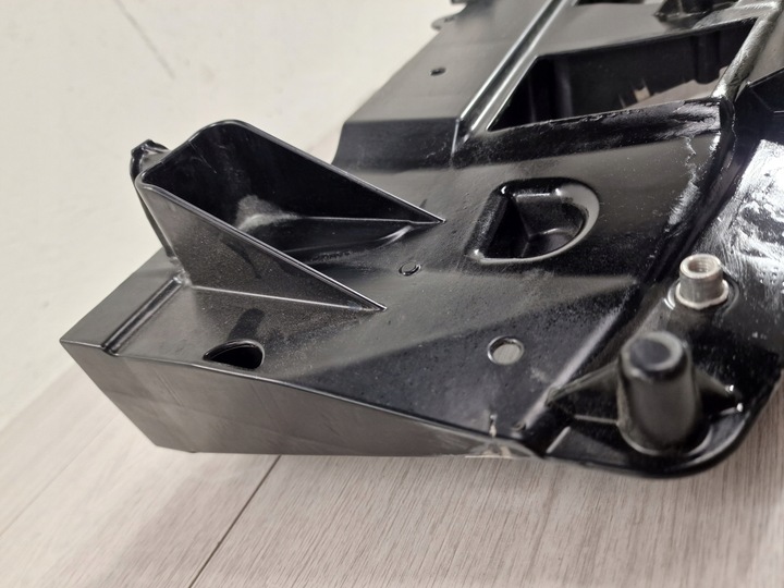 фото №6, Porsche taycan верх ремня усилитель верхний