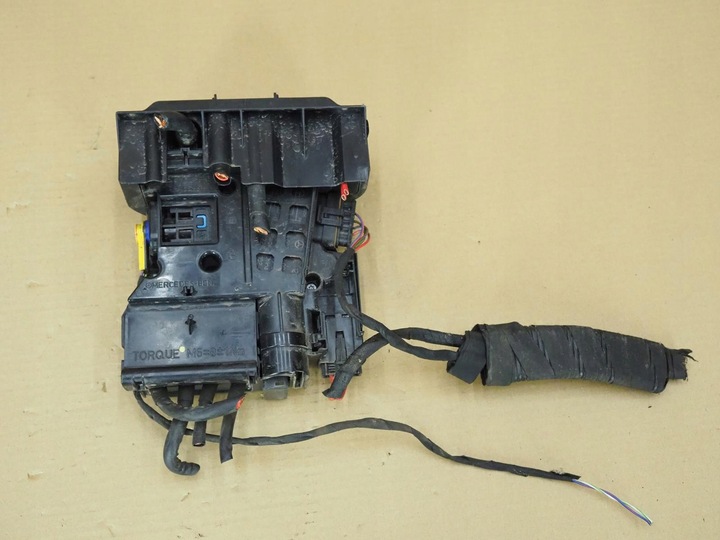 фото №13, Mercedes w204 клемма патрон/заряд модуль акумулятора 2045403750