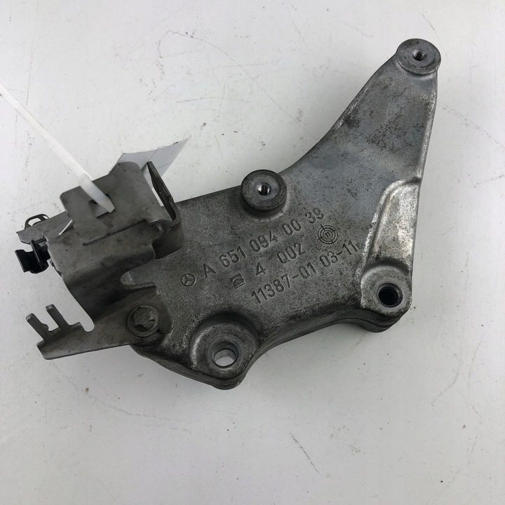 фото №1, Лапи держатель двигателя mercedes w204 s204 класс c e