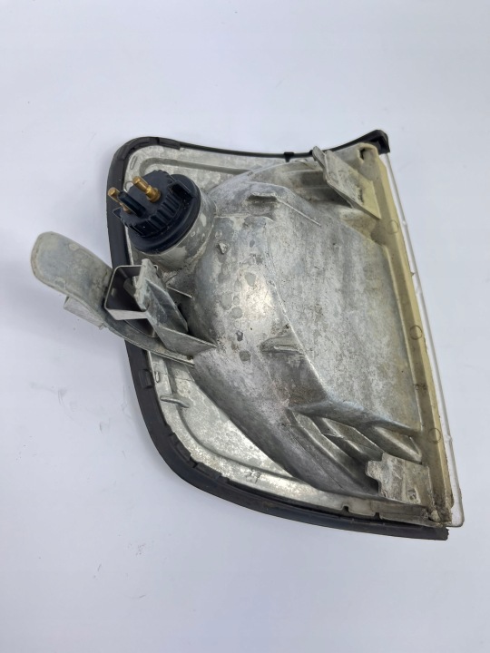фото №13, Левый поворотник передний поворот перед mercedes w124 fifft белый