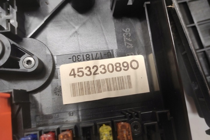 фото №7, Коробка предохранителей vw golf vi 5k1 1k0937132f 1.6l дизель 2009