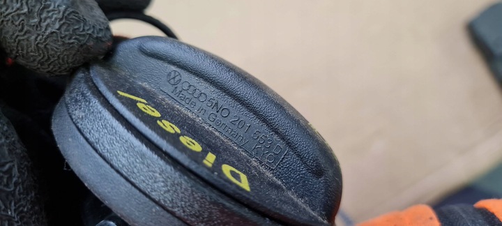 фото №8, A5 8w крышка заливка топлива дизель 5n0201553d a5 q3 q7 4m q5 vw a4 b9 8w