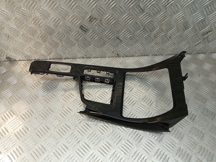 фото №9, Bmw (oem) 9292547 x1 f48 x2 f39 рамка защита консоли туннеля