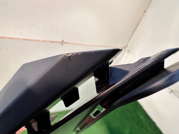 фото №8, Audi q8 4m8 спойлер dół бампера кутник правий 4m8807062a