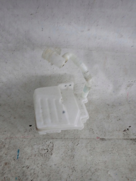 фото №1, Vw golf v 03- бак омывателя