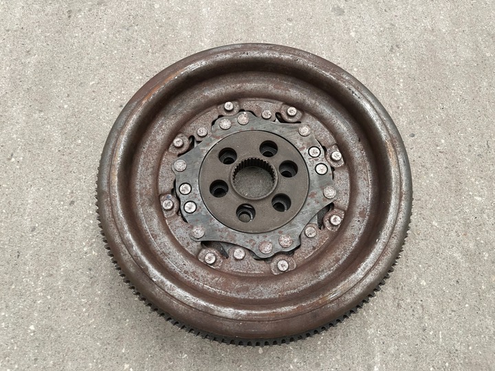 фото №1, Колесо двухмассовый dsg автомат vw passat b6 2.0 tdi 03g105266ap