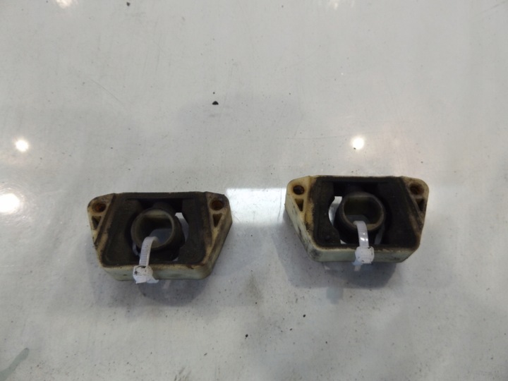 фото №4, Fabia ii 1,4tdi гумова накладка кріплення радіатор