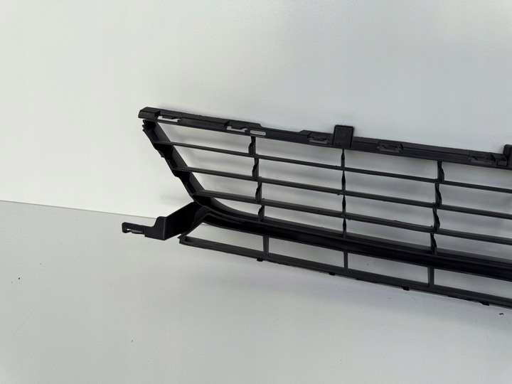 фото №8, Renault megane iii рестайлинг решётка бампера средняя перед 622547366r