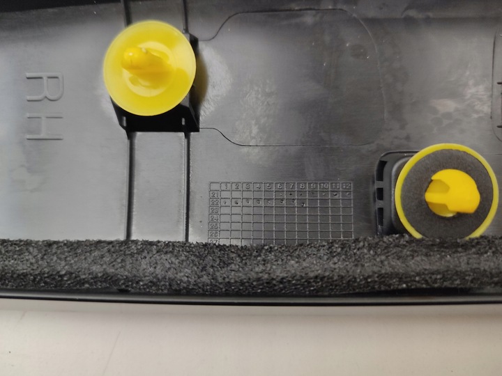 фото №9, Kia ev6 правая планка стёкла перед защита стойка правого 21-