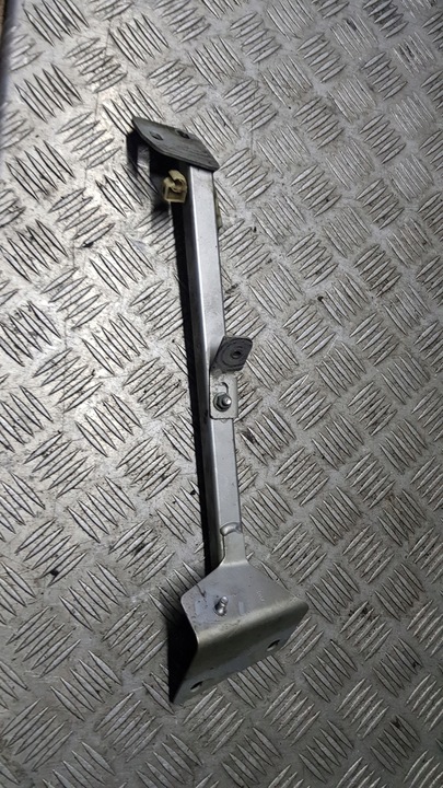 фото №10, Audi a8 d3 кронштейн кріплення крила ліві 4e0805463e